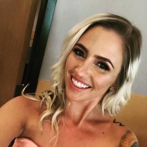 Meet your Posher, Courtney